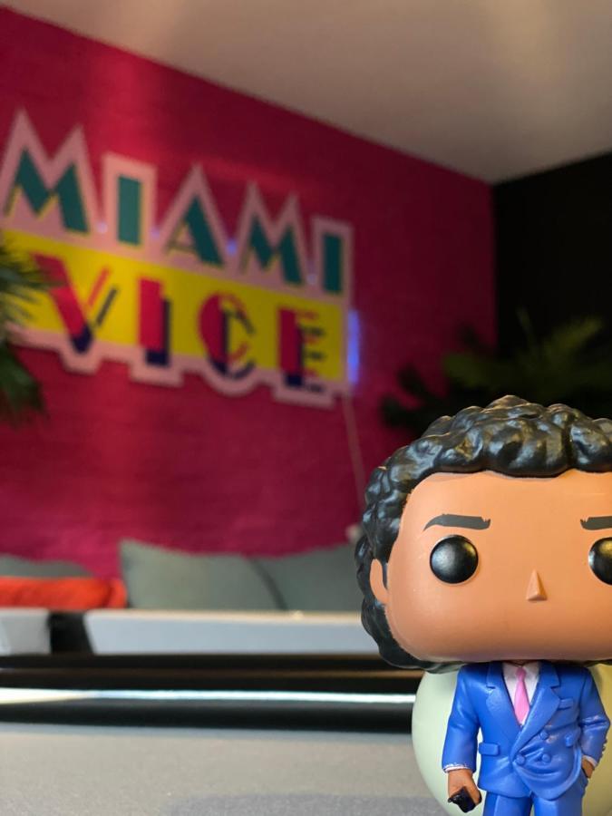 Capsule Miami Vice - Jacuzzi - Billard - Ecran Cinema & Netflix - Ping-Pong - Nintendo & Jeux- Lievin Εξωτερικό φωτογραφία