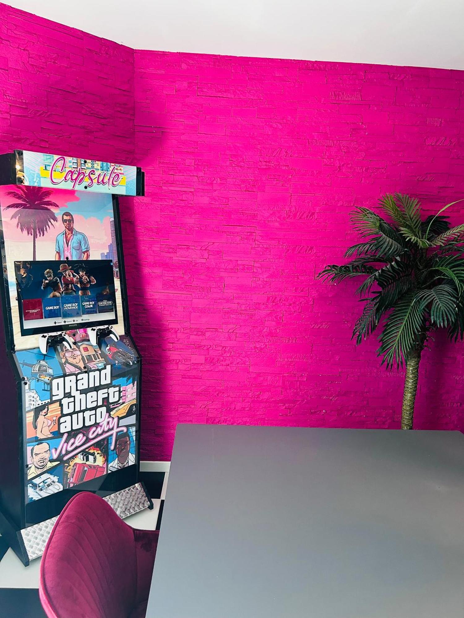 Capsule Miami Vice - Jacuzzi - Billard - Ecran Cinema & Netflix - Ping-Pong - Nintendo & Jeux- Lievin Εξωτερικό φωτογραφία
