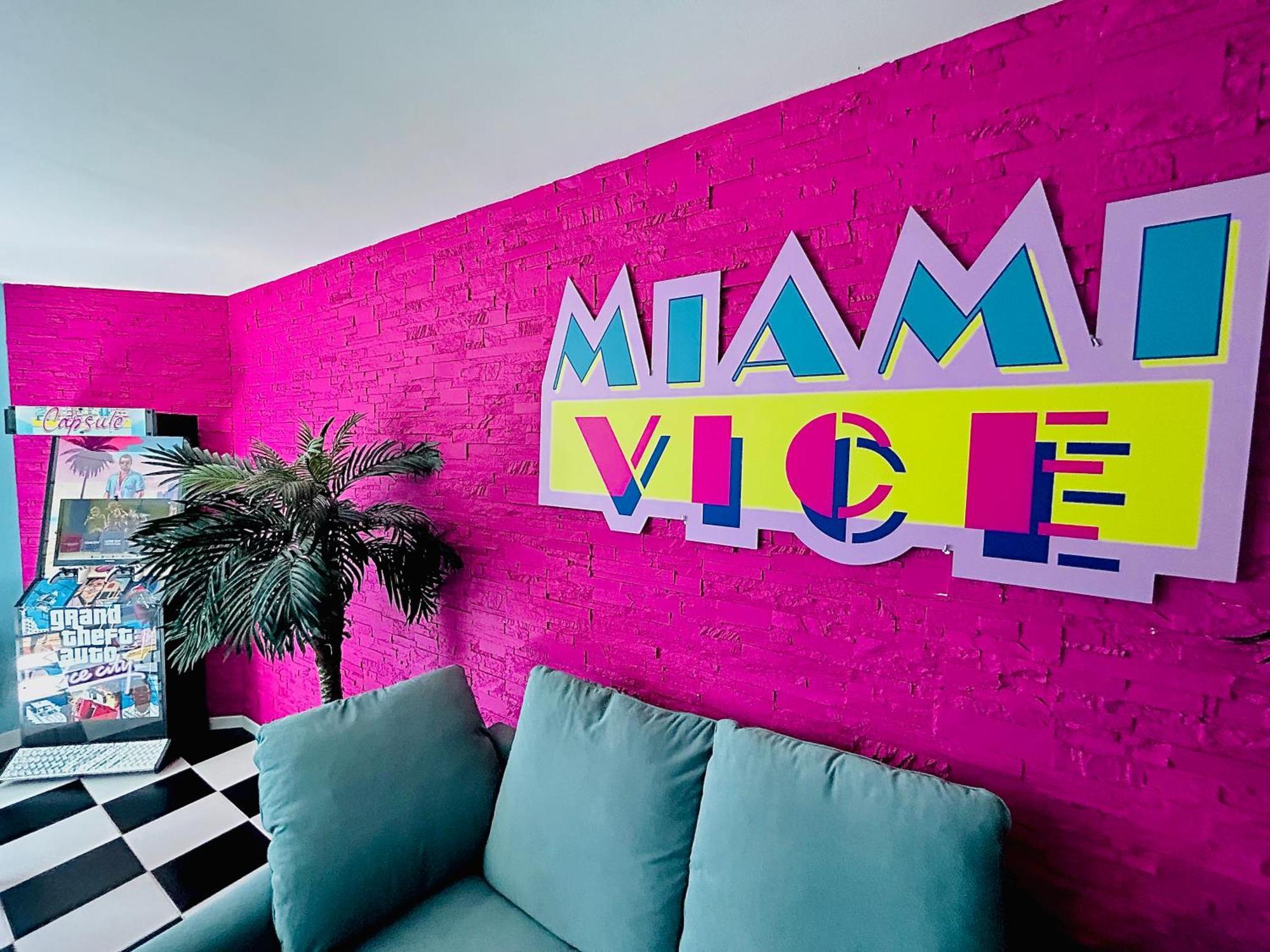 Capsule Miami Vice - Jacuzzi - Billard - Ecran Cinema & Netflix - Ping-Pong - Nintendo & Jeux- Lievin Εξωτερικό φωτογραφία