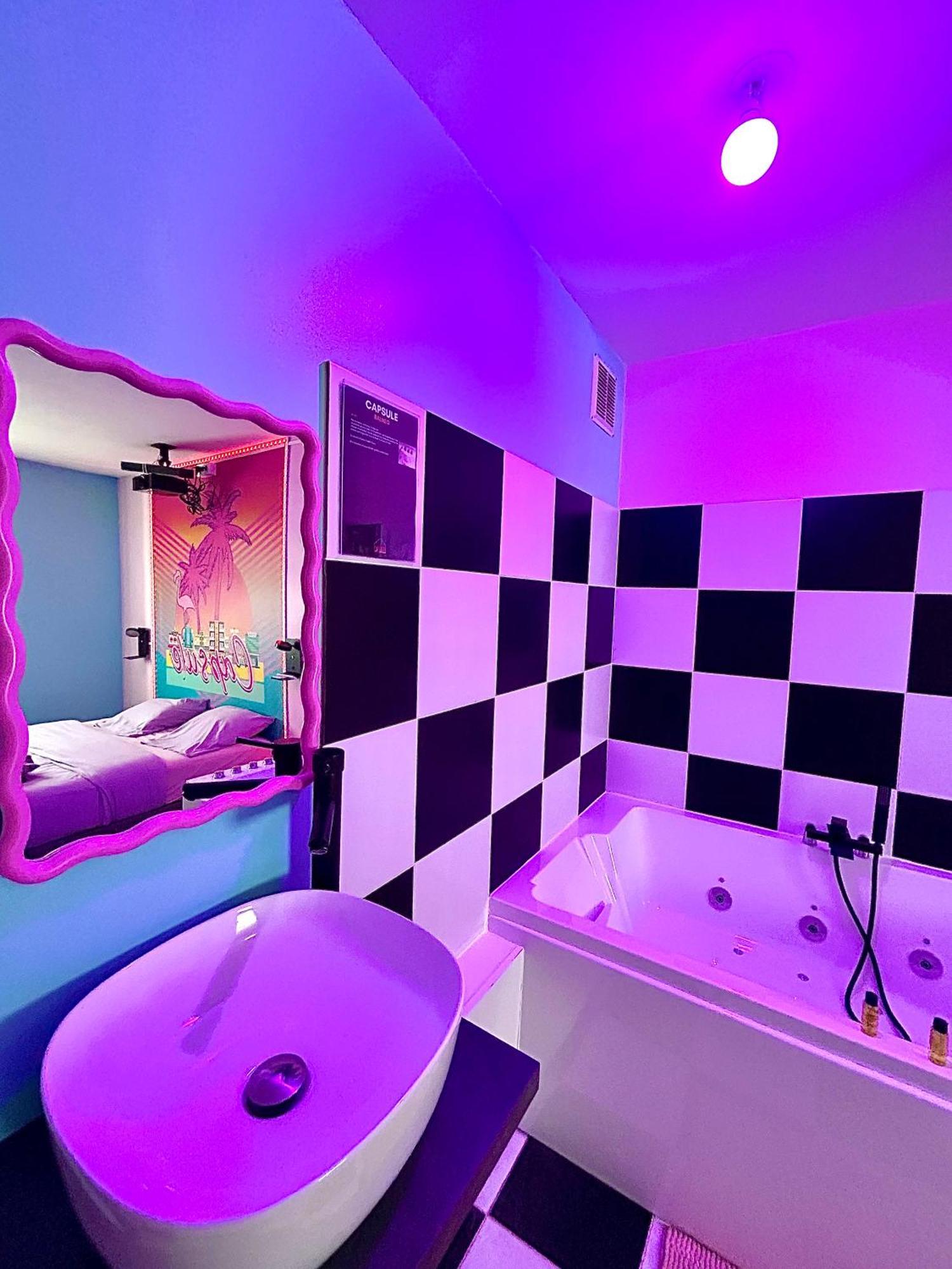 Capsule Miami Vice - Jacuzzi - Billard - Ecran Cinema & Netflix - Ping-Pong - Nintendo & Jeux- Lievin Εξωτερικό φωτογραφία