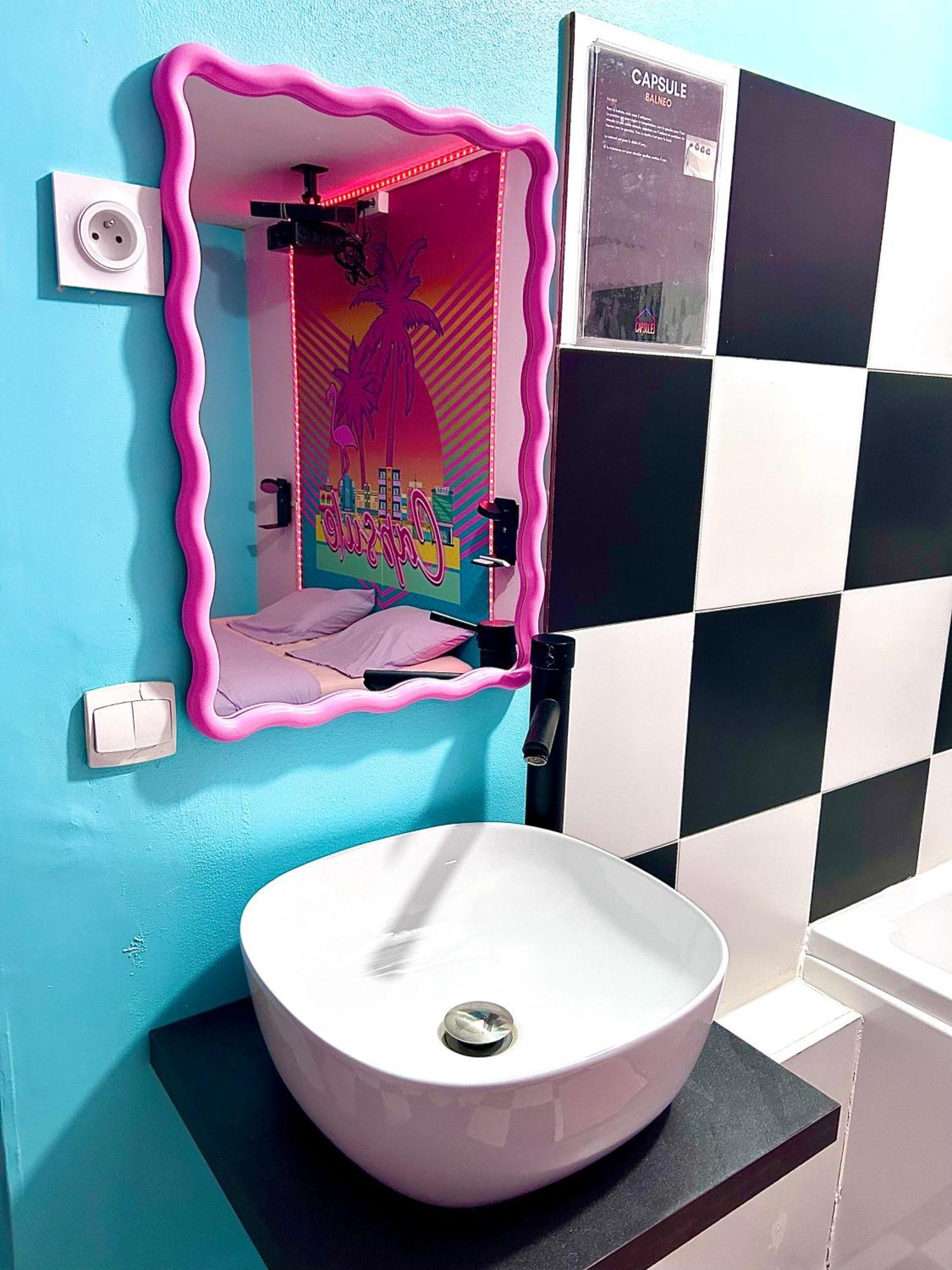 Capsule Miami Vice - Jacuzzi - Billard - Ecran Cinema & Netflix - Ping-Pong - Nintendo & Jeux- Lievin Εξωτερικό φωτογραφία