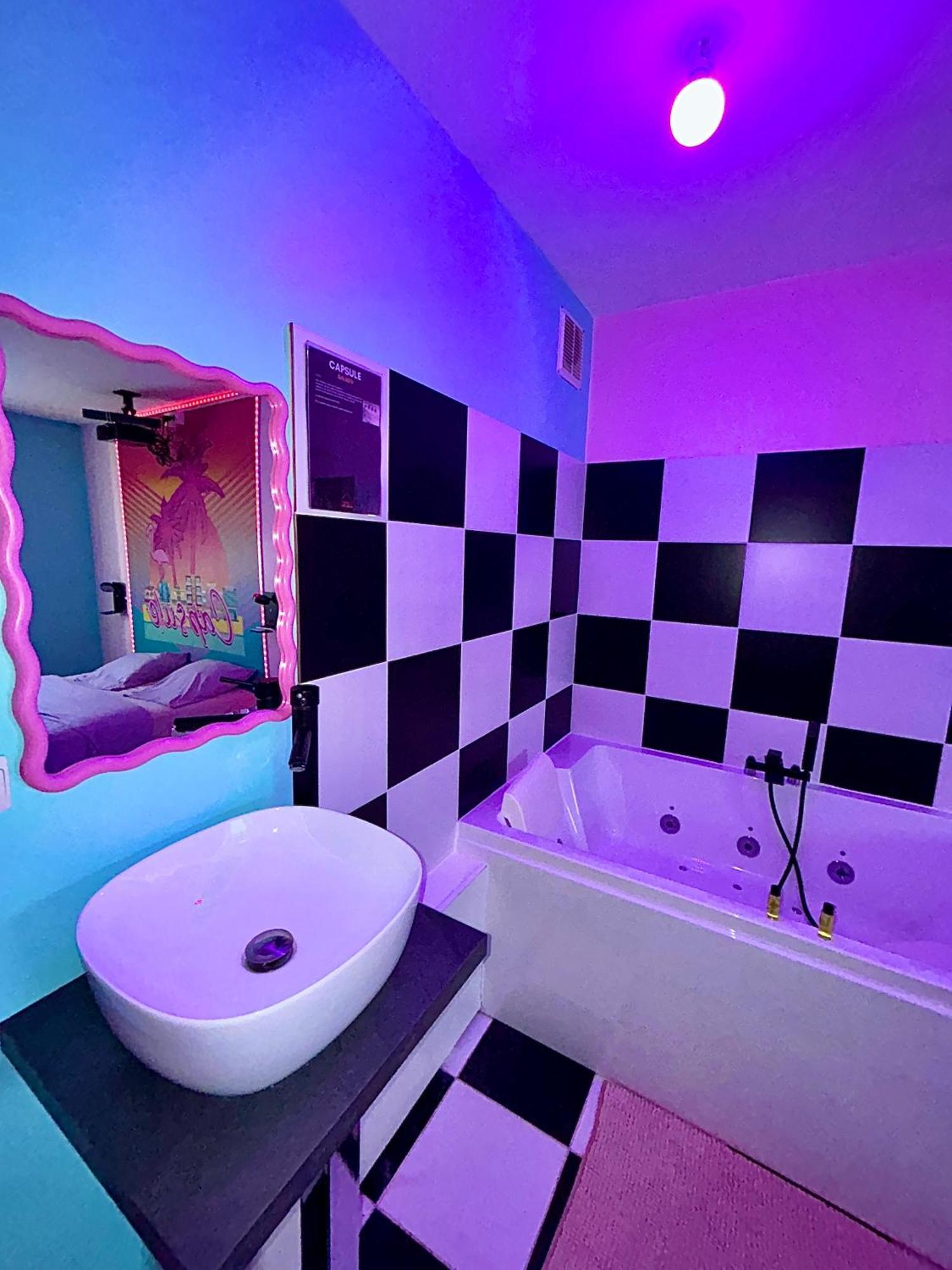 Capsule Miami Vice - Jacuzzi - Billard - Ecran Cinema & Netflix - Ping-Pong - Nintendo & Jeux- Lievin Εξωτερικό φωτογραφία